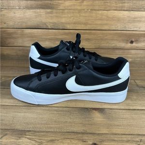 Men’s Nike Court size 8